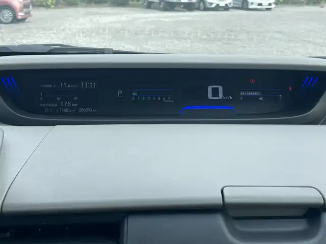 ホンダ フリード G ホンダセンシング 千葉県 2018(平30)年 5.7万km コバルトブルーパール ホンダセンシング/・衝突軽減ブレーキ/レーンキープアシスト/・レーダークルーズコントロール/オートハイビーム/・クリアランスソナー/踏み間違い防止/・標識認識機能/純正メモリナビ(VXM-184VFi)/・フルセグ/BT/DVD/CD/バックカメラ/ステアリングスイッチ/ETC/両側パワースライドドア/LEDヘッドライト/オートライト/スマートキー/プッシュスタート/純正フロアマット/社外15インチAW