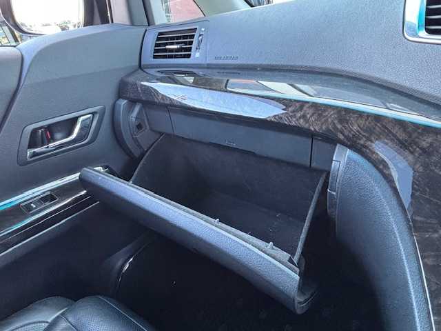 トヨタ ヴェルファイア 宮城県 2013(平25)年 9万km ブラック 走行距離：89661km/ワンオーナー/電動リアゲート/後席モ二ター/パワーシート/両側パワースライドドア/ＥＴＣ/スペアキー/クルーズコントロール/前後コーナーセンサー/純正アルミホイール/社外フロアマット/パワーシート/ＤＮ席シートヒーター/オットマン/AM・FM・CD・DVD・BT・TV・USB・SD