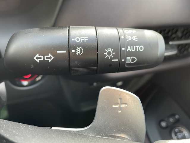 ホンダ ＺＲ－Ｖ ハイブリッド e:HEV Z 兵庫県 2023(令5)年 4.1万km プラチナホワイトパール 純正ナビ（AM/FM/BT）/・フルセグTV/クルーズコントロール/ヒルディセントコントロール/ステアリングスイッチ/パドルシフト/横滑り防止/パワーシート/シートヒーター/スポーツモード/エコモード/ドライブレコーダー/SOS