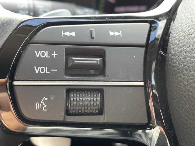 ホンダ ＺＲ－Ｖ ハイブリッド e:HEV Z 兵庫県 2023(令5)年 4.1万km プラチナホワイトパール 純正ナビ（AM/FM/BT）/・フルセグTV/クルーズコントロール/ヒルディセントコントロール/ステアリングスイッチ/パドルシフト/横滑り防止/パワーシート/シートヒーター/スポーツモード/エコモード/ドライブレコーダー/SOS