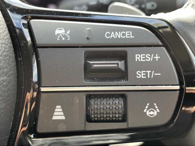 ホンダ ＺＲ－Ｖ ハイブリッド e:HEV Z 兵庫県 2023(令5)年 4.1万km プラチナホワイトパール 純正ナビ（AM/FM/BT）/・フルセグTV/クルーズコントロール/ヒルディセントコントロール/ステアリングスイッチ/パドルシフト/横滑り防止/パワーシート/シートヒーター/スポーツモード/エコモード/ドライブレコーダー/SOS