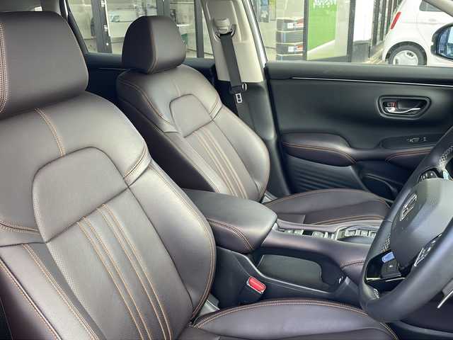 ホンダ ＺＲ－Ｖ ハイブリッド e:HEV Z 兵庫県 2023(令5)年 4.1万km プラチナホワイトパール 純正ナビ（AM/FM/BT）/・フルセグTV/クルーズコントロール/ヒルディセントコントロール/ステアリングスイッチ/パドルシフト/横滑り防止/パワーシート/シートヒーター/スポーツモード/エコモード/ドライブレコーダー/SOS