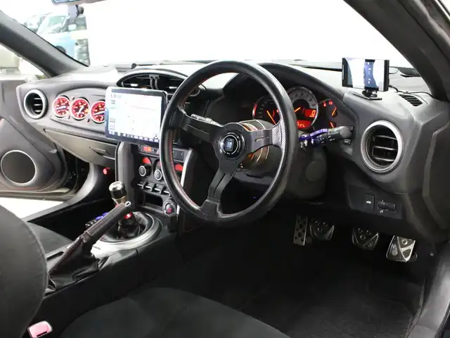 トヨタ ８６ GT 三重県 2013(平25)年 3.5万km クリスタルブラックシリカ 6MT/モデリスタエアロ/HKS 車高調/HKSレーシングサクション/GReddyマフラー/BRIDE D&N席シート/バレンティ テールランプ/バレンティ LEDバックフォグ/NARDI ステアリング/RAYS 18インチアルミホイール/パナソニックフローティングナビ/　フルセグTV/CD/DVD/B-ray/Bluetooth/ブリッツ 追加3連メーター/RAZO(GTSPEC)アルミペダル/社外リアスポイラー/社外タワーバー/レーダー探知機（AR-W86LA)