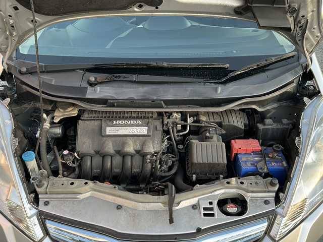 ホンダ フィット ハイブリット スマート セレクション 兵庫県 2011(平23)年 8.1万km アラバスターシルバーメタリック 取扱説明書/保証書/純正メモリナビ（FM/AM/CD/SD/VTR/USB）/スマートキー×２/クルーズコントロール/バックカメラ/純正フロアマット/純正アルミホイール/POLE