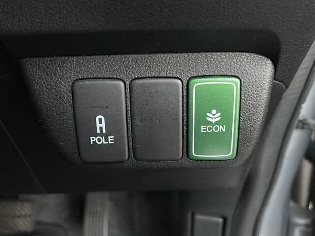 ホンダ フィット ハイブリット スマート セレクション 兵庫県 2011(平23)年 8.1万km アラバスターシルバーメタリック 取扱説明書/保証書/純正メモリナビ（FM/AM/CD/SD/VTR/USB）/スマートキー×２/クルーズコントロール/バックカメラ/純正フロアマット/純正アルミホイール/POLE