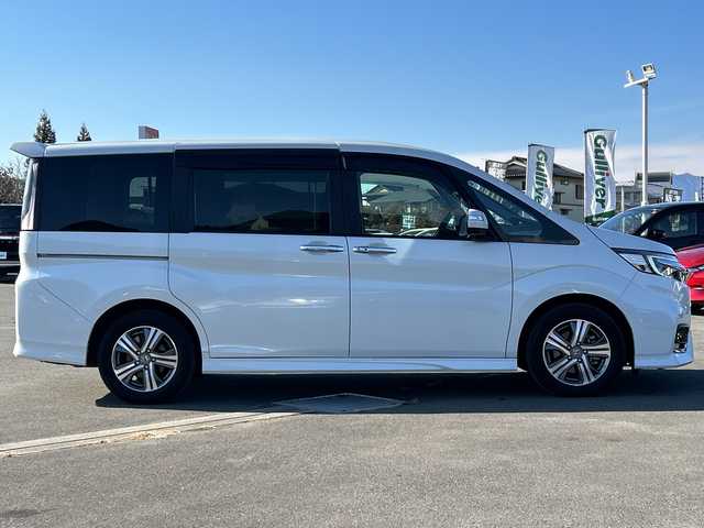 ホンダ ステップワゴン スパーダ eHEV G EXホンダS 山梨県 2021(令3)年 6.9万km プラチナホワイトパール 純正ＳＤナビ　/フルセグＴＶ　/全方位カメラ　/純正ビルトインＥＴＣ２．０　/Ｂｌｕｅｔｏｏｔｈ／ＵＳＢ／ＣＤ　/３列シート　/ハーフレザーシート　/運転席／助手席シートヒーター　/両側パワースライドドア　/ＡＢＳ