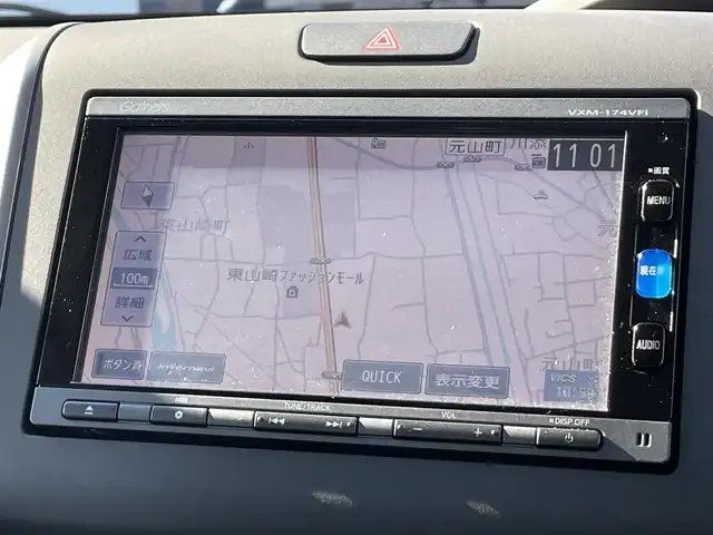 ホンダ フリード ハイブリット EX 香川県 2017(平29)年 9.8万km ホワイトオーキッドパール Honda SENSING/・CMBS（衝突軽減ブレーキ）/・ACC（追従型クルーズコントロール）/・LKAS（車線維持支援システム）/・路外逸脱抑制機能/・前後誤発進抑制機能/・先行車お知らせ機能/・標識認識機能/・歩行者事故低減ステアリング/純正7インチSDナビ/→フルセグ/CD/DVD/Bluetooth/→USB/AM/FM/AUX/iPod/バックカメラ/両側パワースライドドア/ハーフレザーシート/前席シートヒーター/ウォークスルー/LEDオートライト/革巻きステアリング/ステアリングリモコン/純正15インチアルミ/純正フロアマット/ビルトインETC/プッシュスタート/スマートキー