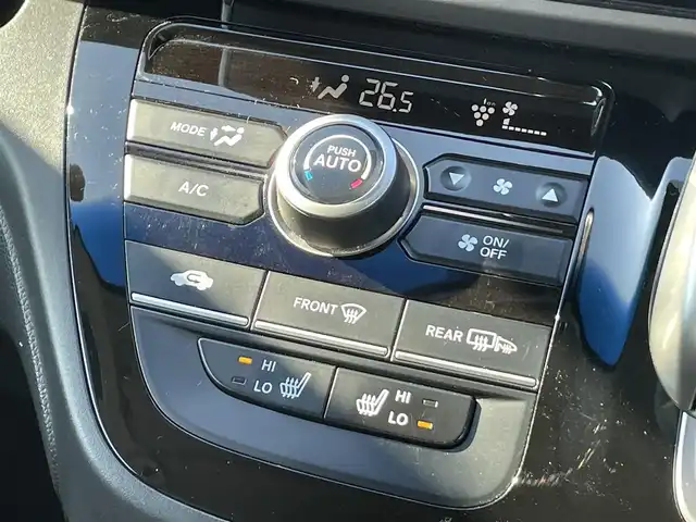 ホンダ フリード ハイブリット EX 香川県 2017(平29)年 9.8万km ホワイトオーキッドパール Honda SENSING/・CMBS（衝突軽減ブレーキ）/・ACC（追従型クルーズコントロール）/・LKAS（車線維持支援システム）/・路外逸脱抑制機能/・前後誤発進抑制機能/・先行車お知らせ機能/・標識認識機能/・歩行者事故低減ステアリング/純正7インチSDナビ/→フルセグ/CD/DVD/Bluetooth/→USB/AM/FM/AUX/iPod/バックカメラ/両側パワースライドドア/ハーフレザーシート/前席シートヒーター/ウォークスルー/LEDオートライト/革巻きステアリング/ステアリングリモコン/純正15インチアルミ/純正フロアマット/ビルトインETC/プッシュスタート/スマートキー