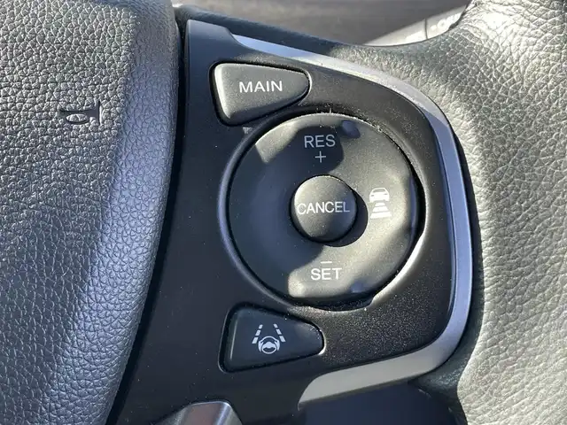 ホンダ フリード ハイブリット EX 香川県 2017(平29)年 9.8万km ホワイトオーキッドパール Honda SENSING/・CMBS（衝突軽減ブレーキ）/・ACC（追従型クルーズコントロール）/・LKAS（車線維持支援システム）/・路外逸脱抑制機能/・前後誤発進抑制機能/・先行車お知らせ機能/・標識認識機能/・歩行者事故低減ステアリング/純正7インチSDナビ/→フルセグ/CD/DVD/Bluetooth/→USB/AM/FM/AUX/iPod/バックカメラ/両側パワースライドドア/ハーフレザーシート/前席シートヒーター/ウォークスルー/LEDオートライト/革巻きステアリング/ステアリングリモコン/純正15インチアルミ/純正フロアマット/ビルトインETC/プッシュスタート/スマートキー