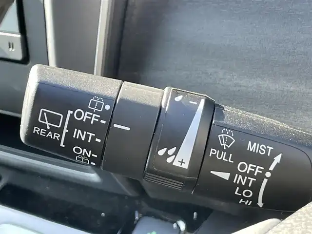 ホンダ フリード ハイブリット EX 香川県 2017(平29)年 9.8万km ホワイトオーキッドパール Honda SENSING/・CMBS（衝突軽減ブレーキ）/・ACC（追従型クルーズコントロール）/・LKAS（車線維持支援システム）/・路外逸脱抑制機能/・前後誤発進抑制機能/・先行車お知らせ機能/・標識認識機能/・歩行者事故低減ステアリング/純正7インチSDナビ/→フルセグ/CD/DVD/Bluetooth/→USB/AM/FM/AUX/iPod/バックカメラ/両側パワースライドドア/ハーフレザーシート/前席シートヒーター/ウォークスルー/LEDオートライト/革巻きステアリング/ステアリングリモコン/純正15インチアルミ/純正フロアマット/ビルトインETC/プッシュスタート/スマートキー