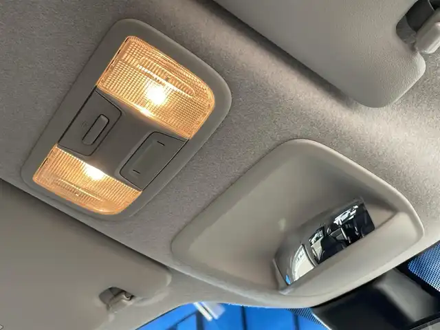 ホンダ フリード ハイブリット EX 香川県 2017(平29)年 9.8万km ホワイトオーキッドパール Honda SENSING/・CMBS（衝突軽減ブレーキ）/・ACC（追従型クルーズコントロール）/・LKAS（車線維持支援システム）/・路外逸脱抑制機能/・前後誤発進抑制機能/・先行車お知らせ機能/・標識認識機能/・歩行者事故低減ステアリング/純正7インチSDナビ/→フルセグ/CD/DVD/Bluetooth/→USB/AM/FM/AUX/iPod/バックカメラ/両側パワースライドドア/ハーフレザーシート/前席シートヒーター/ウォークスルー/LEDオートライト/革巻きステアリング/ステアリングリモコン/純正15インチアルミ/純正フロアマット/ビルトインETC/プッシュスタート/スマートキー