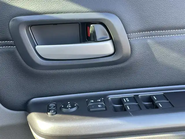 ホンダ フリード ハイブリット EX 香川県 2017(平29)年 9.8万km ホワイトオーキッドパール Honda SENSING/・CMBS（衝突軽減ブレーキ）/・ACC（追従型クルーズコントロール）/・LKAS（車線維持支援システム）/・路外逸脱抑制機能/・前後誤発進抑制機能/・先行車お知らせ機能/・標識認識機能/・歩行者事故低減ステアリング/純正7インチSDナビ/→フルセグ/CD/DVD/Bluetooth/→USB/AM/FM/AUX/iPod/バックカメラ/両側パワースライドドア/ハーフレザーシート/前席シートヒーター/ウォークスルー/LEDオートライト/革巻きステアリング/ステアリングリモコン/純正15インチアルミ/純正フロアマット/ビルトインETC/プッシュスタート/スマートキー