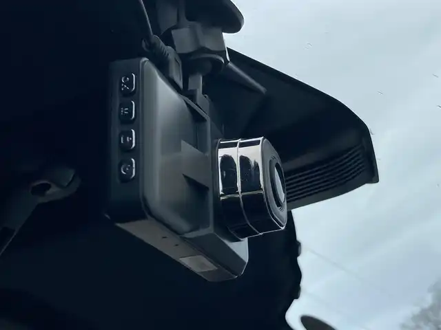 ホンダ Ｎ ＢＯＸ スラッシュ X ターボパッケージ 静岡県 2015(平27)年 8.2万km スマートブラック あんしんパッケージ/純正7インチナビ(VRM-155VFi)/　AM FM CD DVD Bluetooth MusicRack/前後方ドライブレコーダー/クルーズコントロール/シートヒーター(前席)/ステアリングヒーター/HIDオートヘッドランプ/サウンドマッピングシステム/ワイヤレス充電/パドルシフト/スマートキー2本/ターボ/社外14インチアルミホイール/ETC/バックモニター/フルセグTV