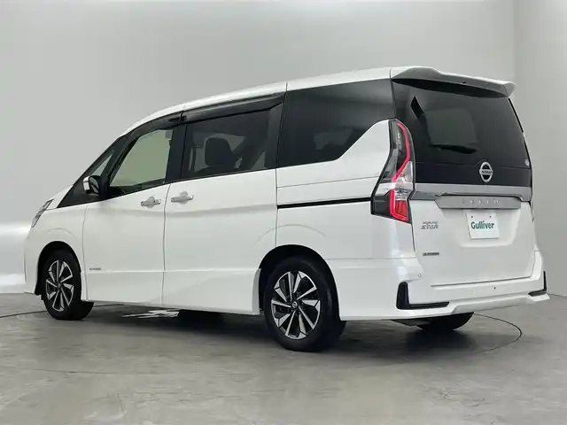 日産 セレナ ハイウェイスター V 埼玉県 2022(令4)年 3.4万km ブリリアントホワイトパール 純正10インチナビ/CD DVD フルセグTV Bluetooth/アラウンドビューモニター/フリップダウンモニター/デジタルインナーミラー/プロパイロット/エマージェンシーブレーキ/車線逸脱警報機能/ブラインドスポットモニター/レーンキープアシスト/クルーズコントロール（追従有）/パーキングアシスト/両側パワースライドドア/コーナーセンサー/ビルトインETC/LEDオートライト/プッシュスタート/スマートキー/スペアキー