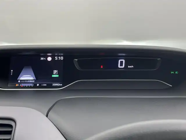 日産 セレナ ハイウェイスター V 埼玉県 2022(令4)年 3.4万km ブリリアントホワイトパール 純正10インチナビ/CD DVD フルセグTV Bluetooth/アラウンドビューモニター/フリップダウンモニター/デジタルインナーミラー/プロパイロット/エマージェンシーブレーキ/車線逸脱警報機能/ブラインドスポットモニター/レーンキープアシスト/クルーズコントロール（追従有）/パーキングアシスト/両側パワースライドドア/コーナーセンサー/ビルトインETC/LEDオートライト/プッシュスタート/スマートキー/スペアキー