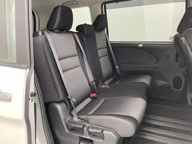 日産 セレナ ハイウェイスター V 埼玉県 2022(令4)年 3.4万km ブリリアントホワイトパール 純正10インチナビ/CD DVD フルセグTV Bluetooth/アラウンドビューモニター/フリップダウンモニター/デジタルインナーミラー/プロパイロット/エマージェンシーブレーキ/車線逸脱警報機能/ブラインドスポットモニター/レーンキープアシスト/クルーズコントロール（追従有）/パーキングアシスト/両側パワースライドドア/コーナーセンサー/ビルトインETC/LEDオートライト/プッシュスタート/スマートキー/スペアキー