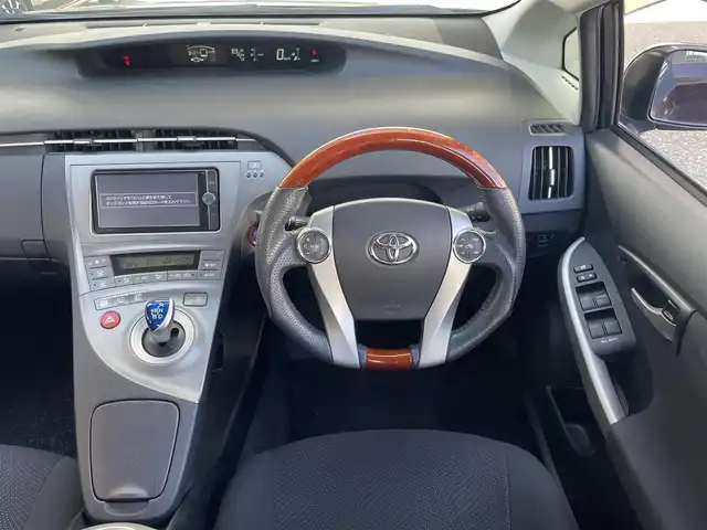 トヨタ プリウス S ツーリングセレクション 愛知県 2014(平26)年 9.6万km ボルドーマイカメタリック (株)IDOMが運営する【じしゃロン豊川店】の自社ローン専用車両になります。こちらは現金またはオートローンご利用時の価格です。自社ローンご希望の方は別途その旨お申付け下さい/ 純正ディーラーナビ/ ウッドコンビハンドル/ ステアリングスイッチ/ ETC/ ウインカーミラー/ オートライト/ ドライブレコーダー/ トノカバー/ ドアバイザー/ 純正フロアマット
