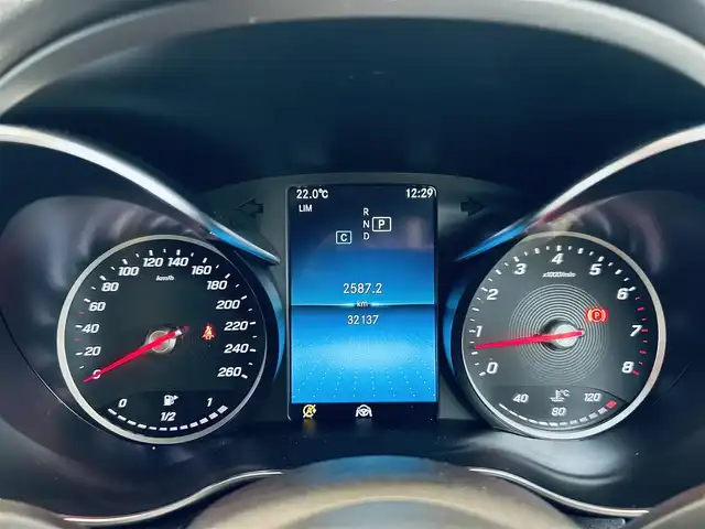 メルセデス・ベンツ Ｃ１８０ アバンギャルド AMGライン 大阪府 2019(令1)年 3.3万km オブシディアンブラック レーダーセーフティ/黒革/メモリ付きパワーシート/シートヒーター/純正ナビ/TV/バックカメラ/applecarplay/ブルメスター/ACC/ブラインドスポット/純正18インチAW/LEDヘッドライト/アンビエントライト/ETC/ドラレコ