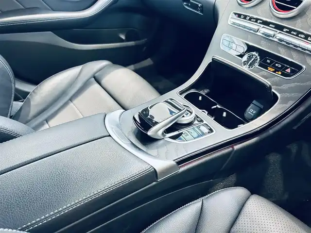 メルセデス・ベンツ Ｃ１８０ アバンギャルド AMGライン 大阪府 2019(令1)年 3.3万km オブシディアンブラック レーダーセーフティ/黒革/メモリ付きパワーシート/シートヒーター/純正ナビ/TV/バックカメラ/applecarplay/ブルメスター/ACC/ブラインドスポット/純正18インチAW/LEDヘッドライト/アンビエントライト/ETC/ドラレコ