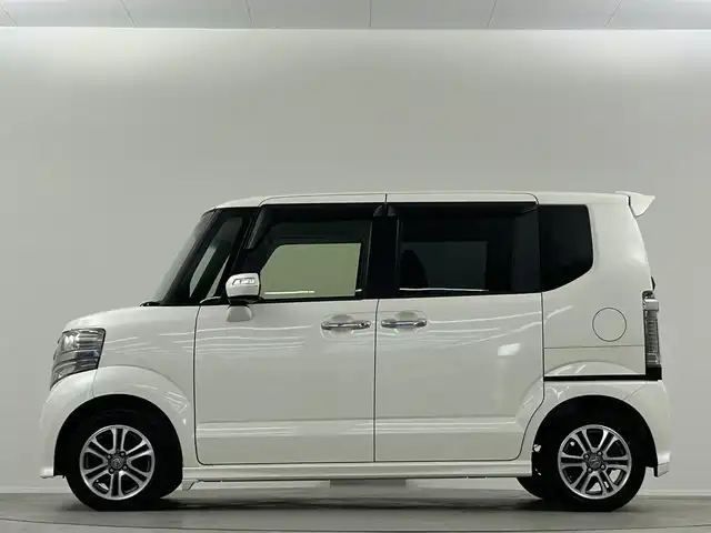 ホンダ Ｎ ＢＯＸ カスタム G Lパッケージ 埼玉県 2015(平27)年 4.8万km プレミアムホワイトパールⅡ 両側スライドドア　フルフラットシート　ＨＩＤヘッドライト　オートライト　前後ドライブレコーダー　純正フロアマット　純正アルミホイール　スマートキー２本　オートエアコン