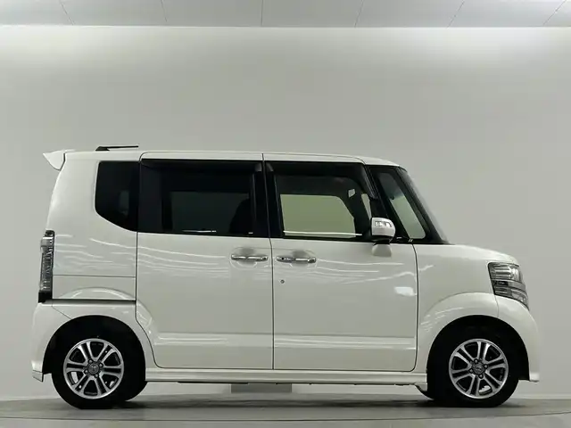 ホンダ Ｎ ＢＯＸ カスタム G Lパッケージ 埼玉県 2015(平27)年 4.8万km プレミアムホワイトパールⅡ 両側スライドドア　フルフラットシート　ＨＩＤヘッドライト　オートライト　前後ドライブレコーダー　純正フロアマット　純正アルミホイール　スマートキー２本　オートエアコン