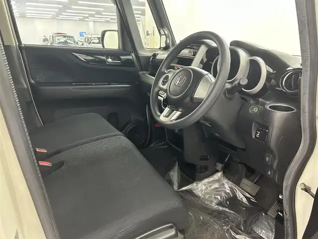 ホンダ Ｎ ＢＯＸ カスタム G Lパッケージ 埼玉県 2015(平27)年 4.8万km プレミアムホワイトパールⅡ 両側スライドドア　フルフラットシート　ＨＩＤヘッドライト　オートライト　前後ドライブレコーダー　純正フロアマット　純正アルミホイール　スマートキー２本　オートエアコン