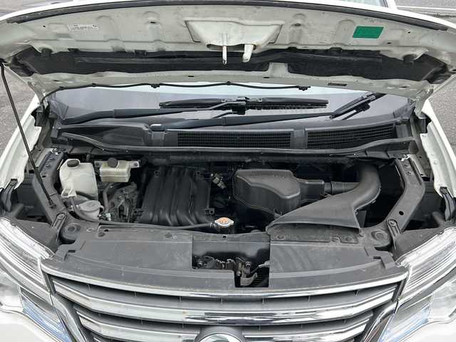 日産 セレナ ハイウェイスター Vセレ+SaftyⅡ 岩手県 2015(平27)年 9.7万km ブリリアントホワイトパール 純正SDナビ/フルセグTV/バックカメラ/全方位カメラ/ビルトインETC/ドライブレコーダー/クルーズコントロール/衝突被害軽減ブレーキ/レーンキープアシスト/横滑り防止装置/アイドリングストップ/両側電動スライドドア/オートライト/LEDヘッドライト/フォグランプ/スマートキー/プッシュスタート/電動格納ミラー/クリアランスソナー/純正15インチAW/純正フロアマット/純正ドアバイザー/保証書/取扱説明書