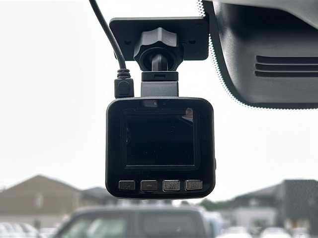 日産 セレナ ハイウェイスター Vセレ+SaftyⅡ 岩手県 2015(平27)年 9.7万km ブリリアントホワイトパール 純正SDナビ/フルセグTV/バックカメラ/全方位カメラ/ビルトインETC/ドライブレコーダー/クルーズコントロール/衝突被害軽減ブレーキ/レーンキープアシスト/横滑り防止装置/アイドリングストップ/両側電動スライドドア/オートライト/LEDヘッドライト/フォグランプ/スマートキー/プッシュスタート/電動格納ミラー/クリアランスソナー/純正15インチAW/純正フロアマット/純正ドアバイザー/保証書/取扱説明書