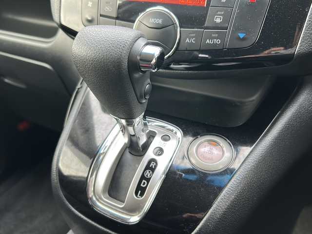 日産 セレナ ハイウェイスター Vセレ+SaftyⅡ 岩手県 2015(平27)年 9.7万km ブリリアントホワイトパール 純正SDナビ/フルセグTV/バックカメラ/全方位カメラ/ビルトインETC/ドライブレコーダー/クルーズコントロール/衝突被害軽減ブレーキ/レーンキープアシスト/横滑り防止装置/アイドリングストップ/両側電動スライドドア/オートライト/LEDヘッドライト/フォグランプ/スマートキー/プッシュスタート/電動格納ミラー/クリアランスソナー/純正15インチAW/純正フロアマット/純正ドアバイザー/保証書/取扱説明書