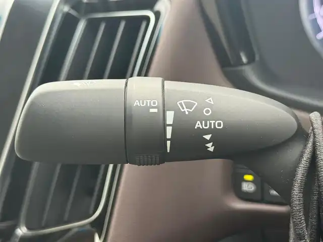 トヨタ クラウン ハイブリッド G－エグゼクティブ Four 岩手県 2019(令1)年 5.8万km ダークブルーマイカ 4WD/トヨタセーフティセンス/　　・プリクラッシュセーフティ/　　・レーンディパーチャーアラート/　　・アダプティブハイビームシステム/　　・レーダークルーズコントロール/純正メモリナビ/　　Bt/フルセグTV/パノラミックビューモニター/バックカメラ/LEDオートライト/フォグランプ/合皮レザーシート/パワーシート/シートヒーター/純正18インチアルミホイール/パドルシフト/ステアリングスイッチ/スマートキー/ETC
