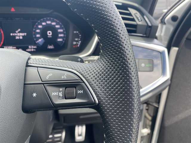 アウディ Ｑ３ SB 35TDIクワトロ Sライン 福岡県 2020(令2)年 2.3万km グレイシアホワイトメタリック ・アダプティブクルーズコントロール/・純正メモリーナビ/USB/Bluetooth/AppleCarPlay/・全方位カメラ/・ハーフレザーシート/シートヒーター/・社外前後ドライブレコーダー/・フルセグ/・ETC/・純正19AW/・プッシュスタート/・パーキングアシスト/・アイドリングストップ/・スマートキー/・スペアキー/・パワーシート/・レーンキープアシスト/・オートライト/・ＬＥＤライト/・保証書/・取扱説明書
