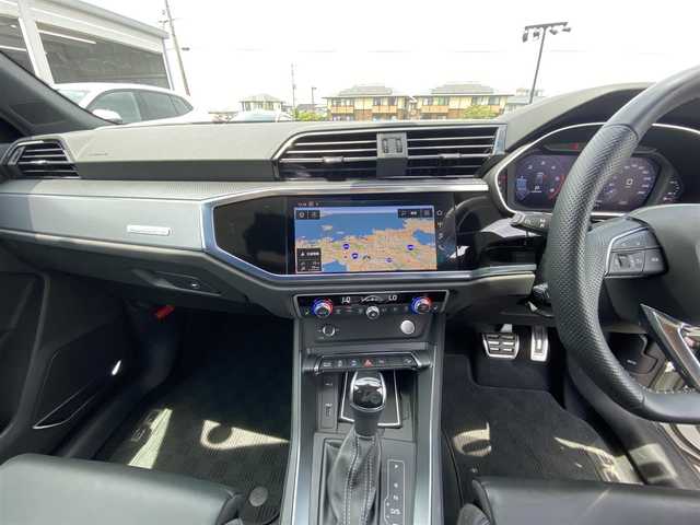 アウディ Ｑ３ SB 35TDIクワトロ Sライン 福岡県 2020(令2)年 2.3万km グレイシアホワイトメタリック ・アダプティブクルーズコントロール/・純正メモリーナビ/USB/Bluetooth/AppleCarPlay/・全方位カメラ/・ハーフレザーシート/シートヒーター/・社外前後ドライブレコーダー/・フルセグ/・ETC/・純正19AW/・プッシュスタート/・パーキングアシスト/・アイドリングストップ/・スマートキー/・スペアキー/・パワーシート/・レーンキープアシスト/・オートライト/・ＬＥＤライト/・保証書/・取扱説明書