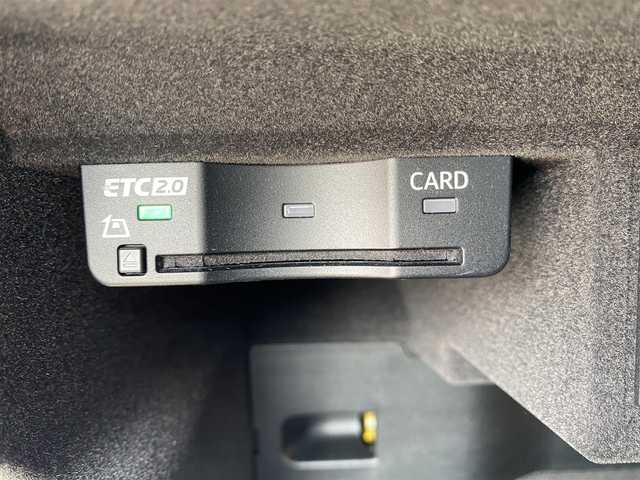 アウディ Ｑ３ SB 35TDIクワトロ Sライン 福岡県 2020(令2)年 2.3万km グレイシアホワイトメタリック ・アダプティブクルーズコントロール/・純正メモリーナビ/USB/Bluetooth/AppleCarPlay/・全方位カメラ/・ハーフレザーシート/シートヒーター/・社外前後ドライブレコーダー/・フルセグ/・ETC/・純正19AW/・プッシュスタート/・パーキングアシスト/・アイドリングストップ/・スマートキー/・スペアキー/・パワーシート/・レーンキープアシスト/・オートライト/・ＬＥＤライト/・保証書/・取扱説明書