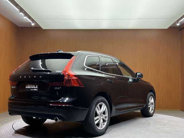 ボルボ ＸＣ６０ D4 AWD モーメンタム 千葉県 2018(平30)年 7.2万km オニキスブラックP ＡＣＣ　/純正ナビ　/３６０°カメラ　/黒革　/シートヒーター　/パワーシート　/ＬＥＤヘッドライト　/オートライト　/電動リアゲート　/純正１８インチＡＷ　/ＥＴＣ