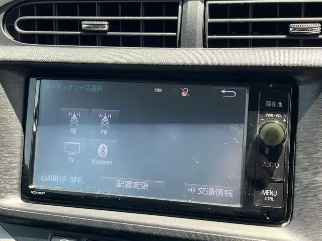 トヨタ アクア S 三重県 2014(平26)年 18.1万km グレーメタリック スマートキー×2/プッシュスタート/純正メモリナビ/・CD録音・フルセグ/・SD・DVD再生/・Bluetoothオーディオ/・バックカメラ/ドライブレコーダー/社外16インチAW/LEDヘッドライト/フォグライト/オートライト/ウィンカーミラー/電格ミラー/プライバシーガラス/フロアマット/ドアバイザー/ETC