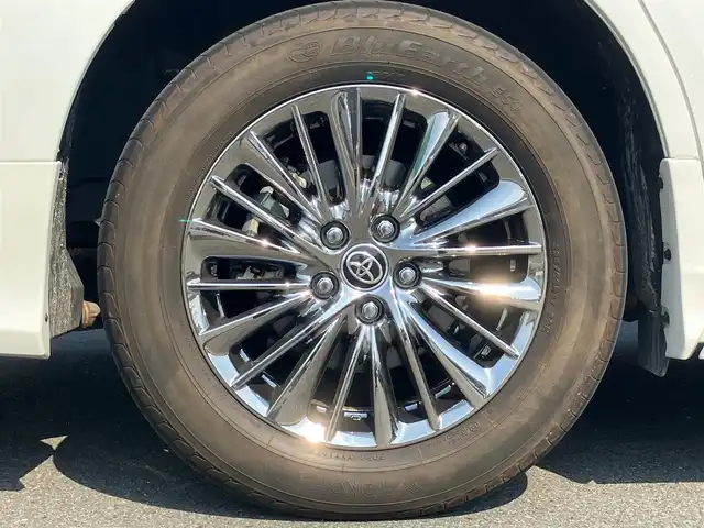 トヨタ アルファードハイブリット エグゼクティブ ラウンジ S 静岡県 2022(令4)年 2.9万km ホワイトパールクリスタルシャイン エンジンスタートボタン/パワーステアリング/パワーウィンドウ/4WD/100V充電/パーキングアシスト/アイドリングスストップ/レンタカーアップ/スマートキー/スペアキー１本/Wオートエアコン/クルーズコントロール（追従走行：有）/全方位カメラ/ビルトインETC2.0/フリップダウンモニター/USB入力端子/純正9インチSDナビ(CD/BT/フルセグ)/三列シート/サンルーフ/オットマン/電動リアゲート/ドライブレコーダー前後/純正フロアマット/D席N席パワーシート/レザーシート/1~2列目シートヒーター/1~2列目エアシート/両側パワースライドドア/モデリスタエアロ（フロント/サイド/リア）/純正17インチアルミホイール/ABS/横滑り防止装置/コーナーセンサー前後/レーンキープアシスト/オートライト/オートマチックハイビーム/三眼LEDヘッドライト/JBL/BSM(ブラインドスポットモニター)/デジタルインナーミラー/ステアリングヒーター/Wプラスサイドエアバック/衝突軽減システム/カーテンエアバック