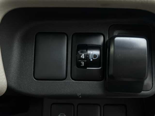 日産 デイズ 茨城県 2016(平28)年 4.8万km 茶 純生ナビ /-BT/CD/SD/ETC /アイドリングストップ /パワーウィンドウ /パワーステアリング /純正フロアマット /衝突軽減システム /ABS /横滑り防止装置 /盗難防止装置 /エアバックW/合皮シート /スペアキー1本