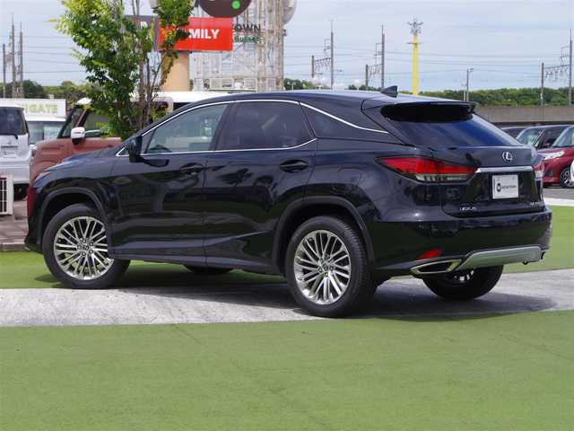 レクサス ＲＸ 300 千葉県 2019(令1)年 4万km グラファイトブラックガラスフレーク Lexus Safety System+/・プリクラッシュセーフティ/・レーンディパーチャーアラート/・オートハイビーム/・ブラインドスポットモニター/クルーズコントロール/ムーンルーフ/パワーバックドア/ハーフレザーシート/前席パワーシート/純正SDナビ/地デジTV/【DVD/CD再生機能　Bluetooth接続】/サイド/バックカメラ/ドライブレコーダー（前後撮影）/パドルシフト/ETC（2.0）/3眼LEDヘッドライト/フォグライト/ウインカーミラー/クリアランスソナー/純正20インチアルミホイル/サイド/カーテンエアバッグ/スマートキー
