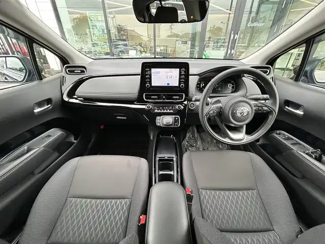 トヨタ アクア G 愛媛県 2024(令6)年 0.3万km ブラックマイカ 純正ディスプレイオーディオ（Bluetooth）/CD/DVDデッキ/ETC/レーダークルーズコントロール/バックカメラ/USB入力端子/スペアキー/前後ドライブレコーダー/前後コーナーセンサー/LEDヘッドライト/純正フロアマット/ABS/横滑り防止装置/レーンキープアシスト/盗難防止装置/オートマチックハイビーム/Wエアバッグ/衝突被害軽減システム