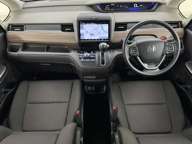 ホンダ フリード G ホンダセンシング 宮城県 2020(令2)年 1.2万km ルナシルバーM ワンオーナー/Honda SENSING/・衝突軽減ブレーキ/・アダプティブクルーズコントロール/・車線維持支援システム/純正9インチSDナビ/・BT.SD.USB.CD.DVD/バックカメラ/フルセグTV/両側パワースライドドア/ビルトインETC/ドライブレコーダー（FR）/プッシュスタート/スマートキー×2/ステアリングスイッチ/純正フロアマット/ハロゲンヘッドライト/純正ホイルキャップ/ドアバイザー/横滑り防止