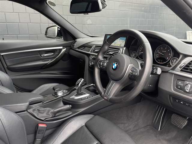 ＢＭＷ ３２０ｄ ツーリング Mスポーツ 三重県 2018(平30)年 2万km アルピンホワイトⅢ ワンオーナー　/ACC　/ハイラインパッケージ　/LEDライト　/黒革シート　/パワーシート　/シートヒーター　/フット機能付電動リアゲート　/純正ナビ　/バックカメラ　/ミラー型ETC　/純正18インチアルミ　/コンフォートAC