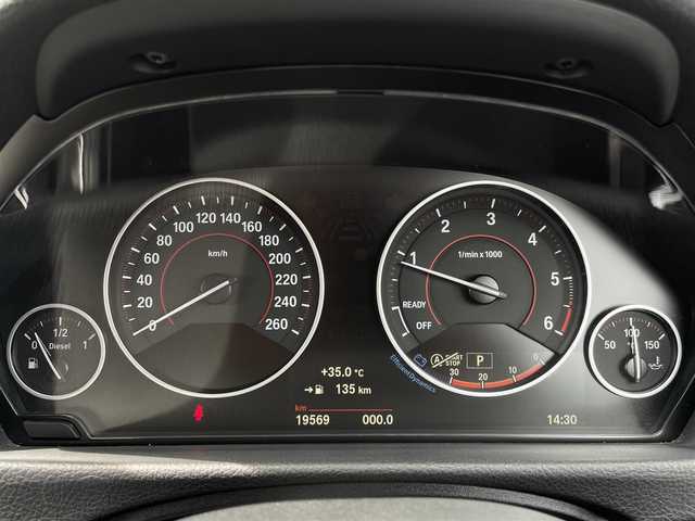 ＢＭＷ ３２０ｄ ツーリング Mスポーツ 三重県 2018(平30)年 2万km アルピンホワイトⅢ ワンオーナー　/ACC　/ハイラインパッケージ　/LEDライト　/黒革シート　/パワーシート　/シートヒーター　/フット機能付電動リアゲート　/純正ナビ　/バックカメラ　/ミラー型ETC　/純正18インチアルミ　/コンフォートAC