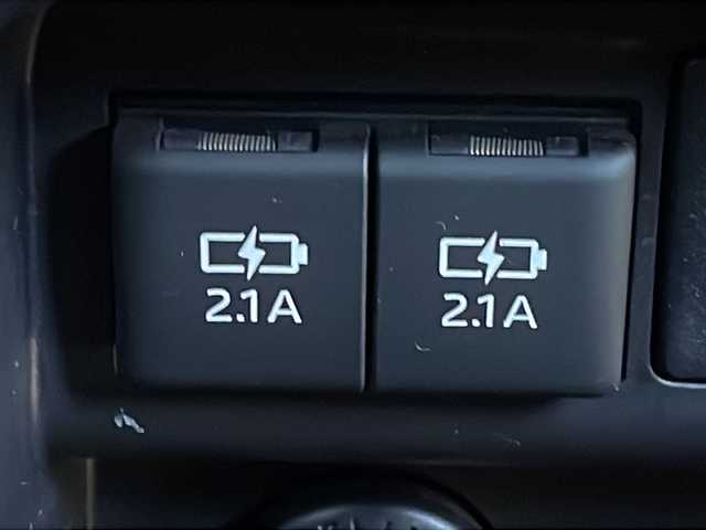 トヨタ ノア Si ダブルバイビー 長野県 2018(平30)年 4.3万km ブラック ４WD/純正ナビフルセグTV/バックカメラ/ETC/両側パワースライドドア/社外16インチアルミ/LEDヘッドライト/スマートキー