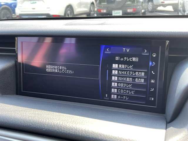 レクサス ＩＳ 300h 茨城県 2018(平30)年 4.5万km パール 純正メーカーナビ/　　AM/FM/CD/DVD/ブルーレイ/SD/AUX/BT/フルセグTV/レーダークルーズコントロール/レーンキープ/バックカメラ/電動シート/シートヒーター/パドルシフト/ドラレコ/前後コーナーセンサー/オートライト/オートハイビーム/純正アルミホイール17インチ/純正フロアマット/横滑り防止/ETC2.0