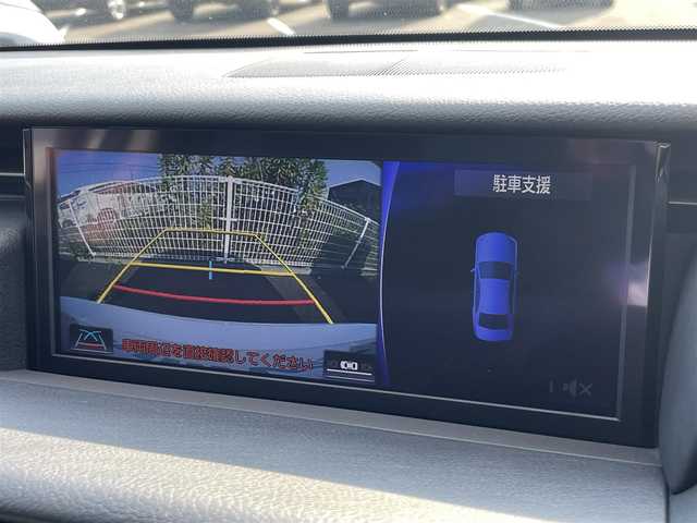 レクサス ＩＳ 300h 茨城県 2018(平30)年 4.5万km パール 純正メーカーナビ/　　AM/FM/CD/DVD/ブルーレイ/SD/AUX/BT/フルセグTV/レーダークルーズコントロール/レーンキープ/バックカメラ/電動シート/シートヒーター/パドルシフト/ドラレコ/前後コーナーセンサー/オートライト/オートハイビーム/純正アルミホイール17インチ/純正フロアマット/横滑り防止/ETC2.0