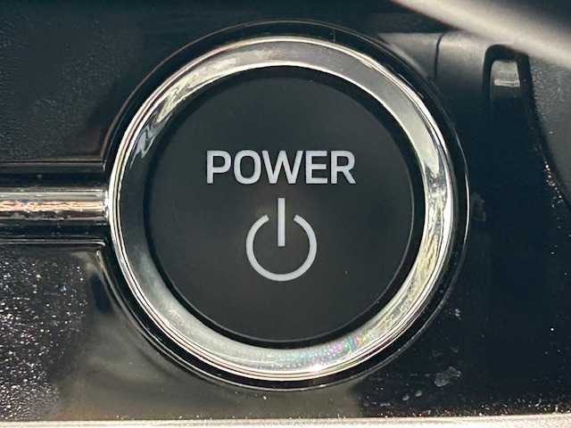 三菱 アウトランダー ＰＨＥＶ G 宮城県 2022(令4)年 2万km チタニウムグレーメタリック 4WD/e-Assist/・車線維持支援機能/・衝突被害軽減ブレーキシステム/・後退時交差車両検知警報システム/・ふらつき警告/・標識認識システム/純正メモリナビ/全方位カメラ/バックカメラ/フルセグテレビ/Bluetooth/クルーズコントロール/パドルシフト/純正ドラレコ前後/パワーシート/シートヒーター/純正LEDヘッドライト/オートライト/オートマチックハイビーム/フォグランプ/横滑り防止装置/アンチロックブレーキシステム/純正アルミホイール/純正フロアマット