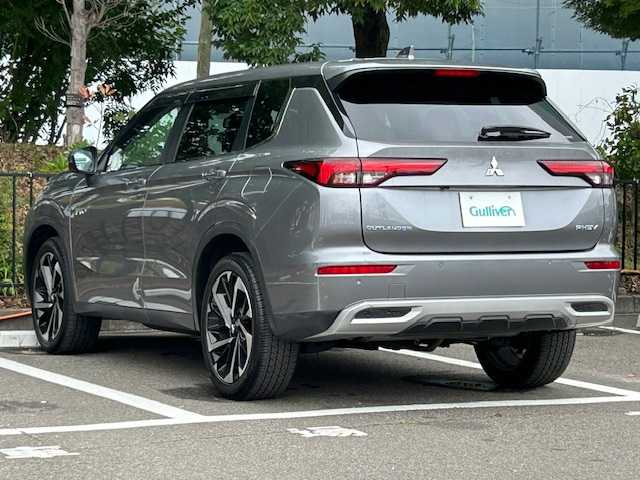 三菱 アウトランダー ＰＨＥＶ G 宮城県 2022(令4)年 2万km チタニウムグレーメタリック 4WD/e-Assist/・車線維持支援機能/・衝突被害軽減ブレーキシステム/・後退時交差車両検知警報システム/・ふらつき警告/・標識認識システム/純正メモリナビ/全方位カメラ/バックカメラ/フルセグテレビ/Bluetooth/クルーズコントロール/パドルシフト/純正ドラレコ前後/パワーシート/シートヒーター/純正LEDヘッドライト/オートライト/オートマチックハイビーム/フォグランプ/横滑り防止装置/アンチロックブレーキシステム/純正アルミホイール/純正フロアマット