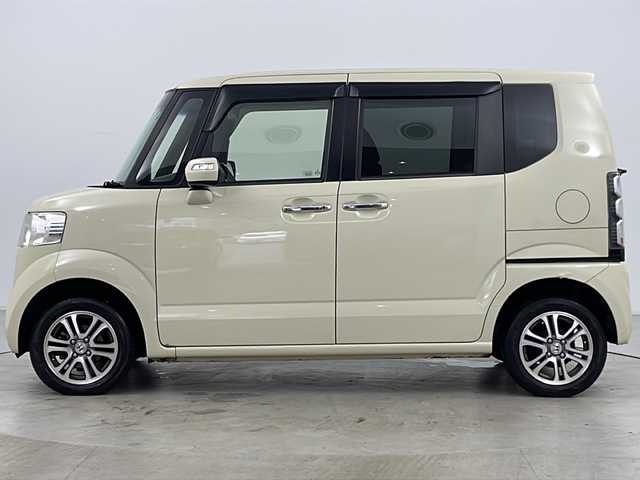 ホンダ Ｎ ＢＯＸ G 道央・札幌 2013(平25)年 9万km ヒダマリアイボリーパール ・4WD/・寒冷地仕様/・社外オーディオ&CD&USB/・両側パワースライドドア/・ベンチシート/・社外エンジンスターター/・社外前後ドライブレコーダー/・ドアミラーヒーター/・HIDヘッドライト/・純正14インチAW