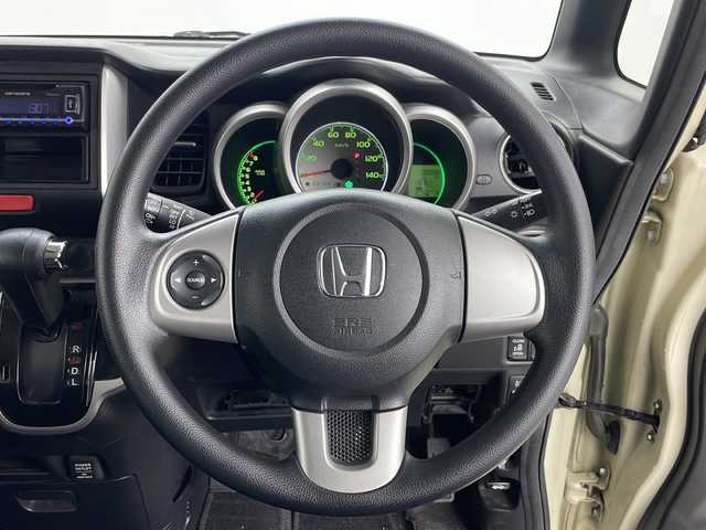 ホンダ Ｎ ＢＯＸ G 道央・札幌 2013(平25)年 9万km ヒダマリアイボリーパール ・4WD/・寒冷地仕様/・社外オーディオ&CD&USB/・両側パワースライドドア/・ベンチシート/・社外エンジンスターター/・社外前後ドライブレコーダー/・ドアミラーヒーター/・HIDヘッドライト/・純正14インチAW