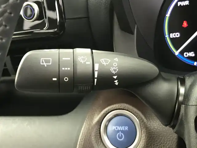 トヨタ ヤリスクロス ハイブリッド Z 愛知県 2021(令3)年 3.9万km 赤 トヨタセーフティセンス/純正ディスプレイオーディオナビ/（フルセグTV/Bluetooth/）/全方位カメラ/パワーバックドア/レーダークルーズコントロール/ステアリングヒーター/本革ステアリング/ステアリングリモコン/ハーフレザー/パワーシート/ETC2.0/ドライブレコーダー/電子パーキング/シートヒーター（D＋N）/シガーソケット/純正18インチAW/純正フロアマット